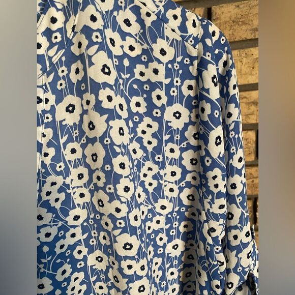 ‎Gorgeous C EST. 1946 floral top - Picture 3 of 8